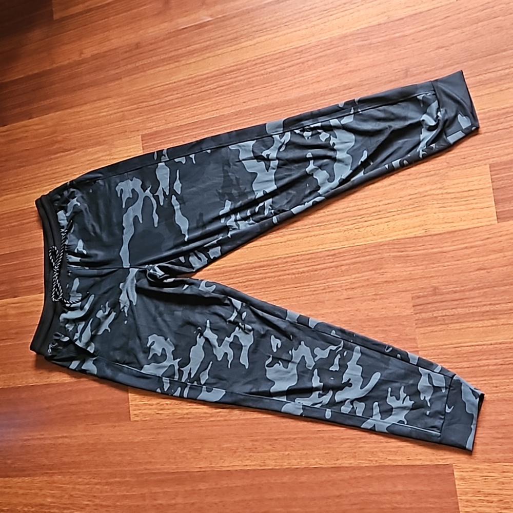 Avia Joggers Athleisure Commuter Pants Camo Black Grey Pockets Hi-Rise XS NWOT